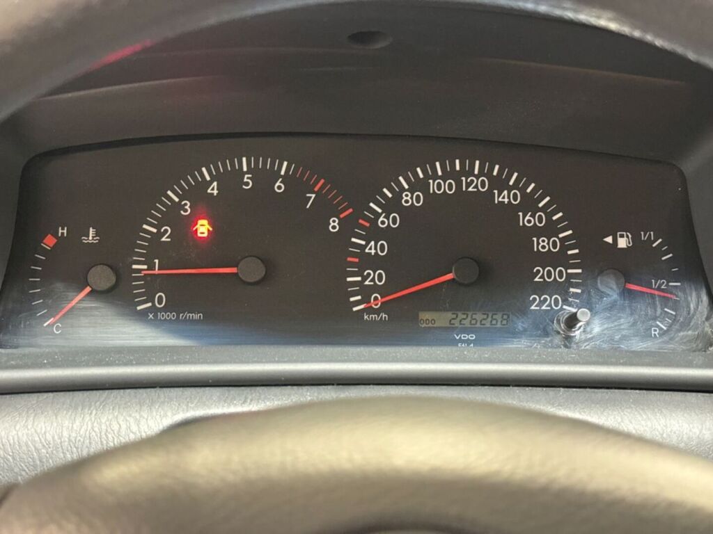 Toyota Corolla 2004 Punainen