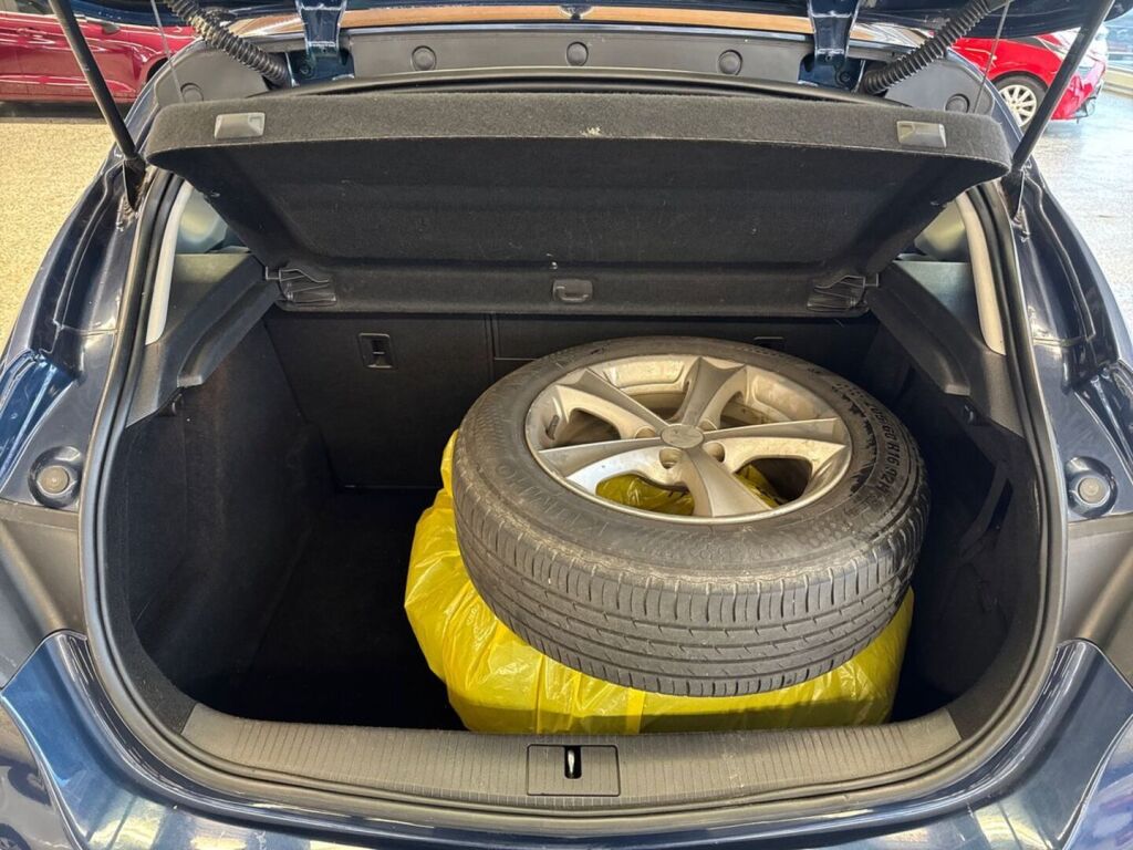 Opel Astra 2012 Sininen