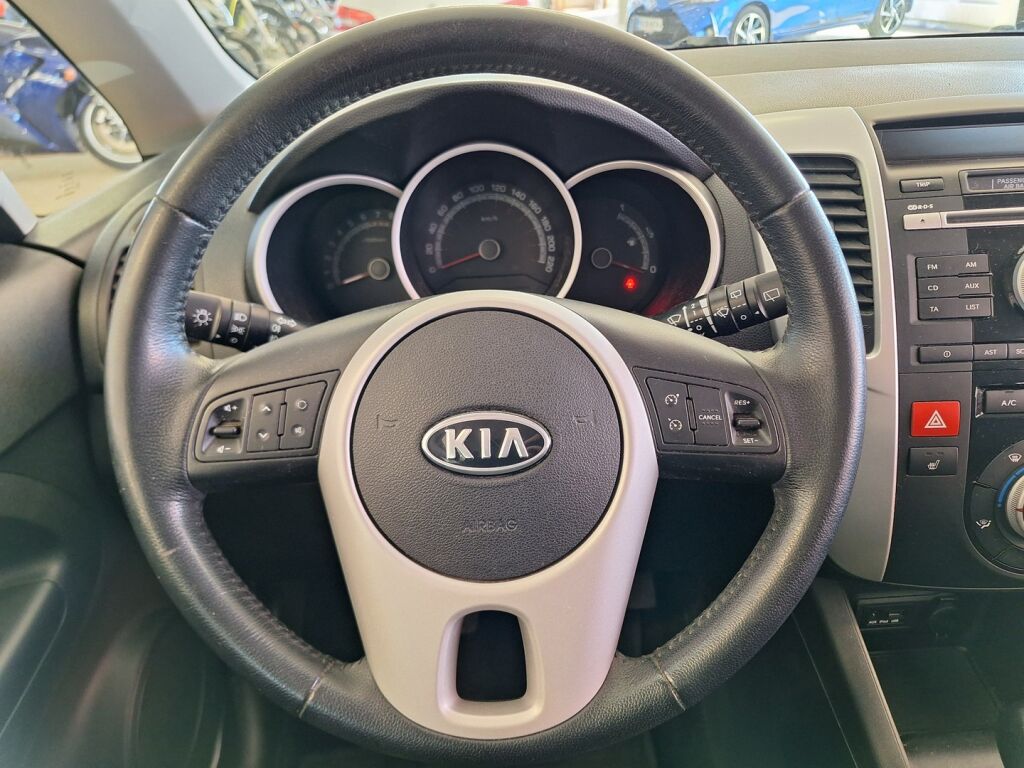 Kia Venga 2012 Ruskea (beige)