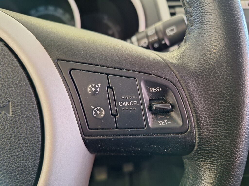 Kia Venga 2012 Ruskea (beige)