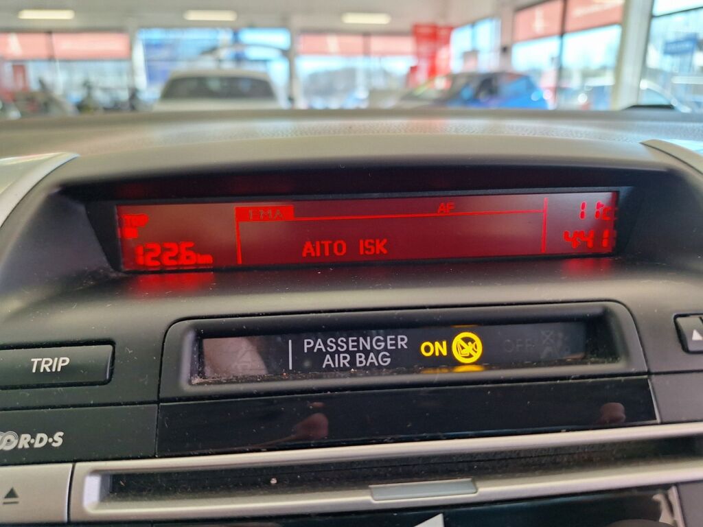 Kia Venga 2012 Ruskea (beige)
