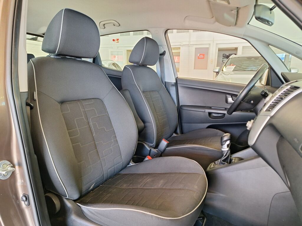 Kia Venga 2012 Ruskea (beige)