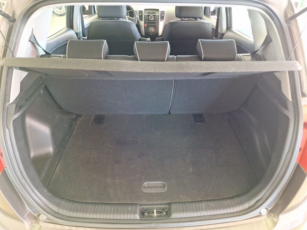 Kia Venga 2012 Ruskea (beige)