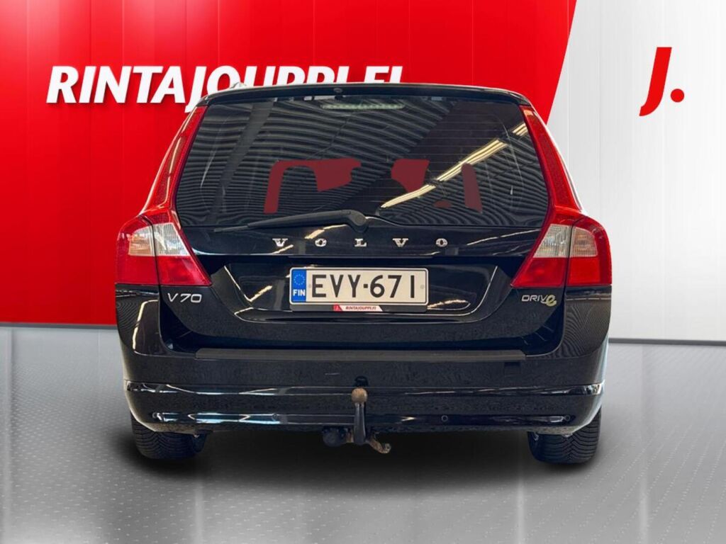 Volvo V70 2012 Musta