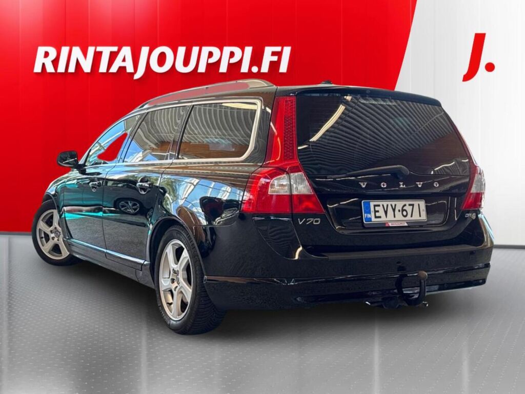Volvo V70 2012 Musta