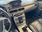 Volvo V70 2012 Musta