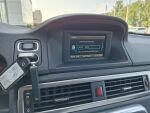 Volvo V70 2012 Musta