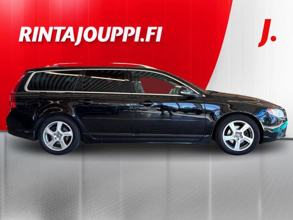 Volvo V70 2012 Musta