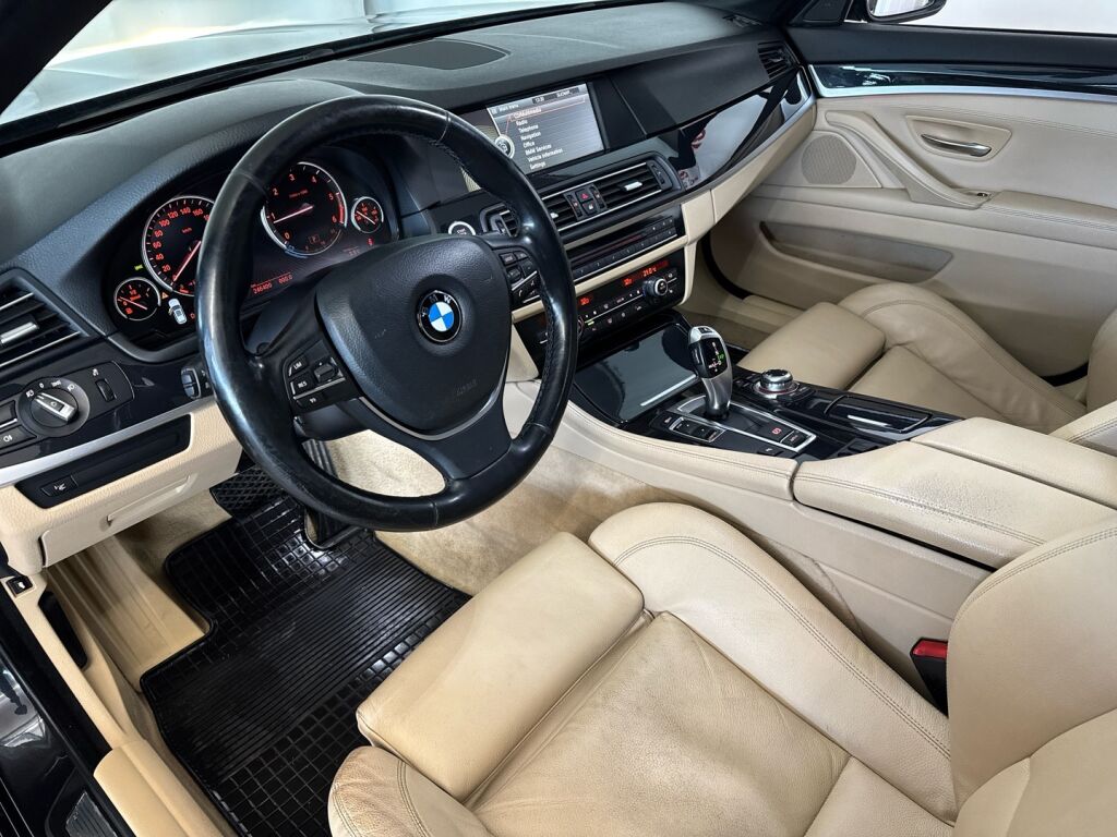 BMW 520 2013 Musta