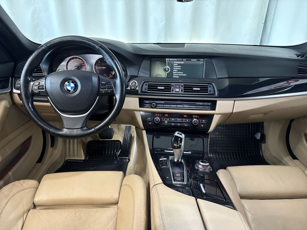 BMW 520 2013 Musta