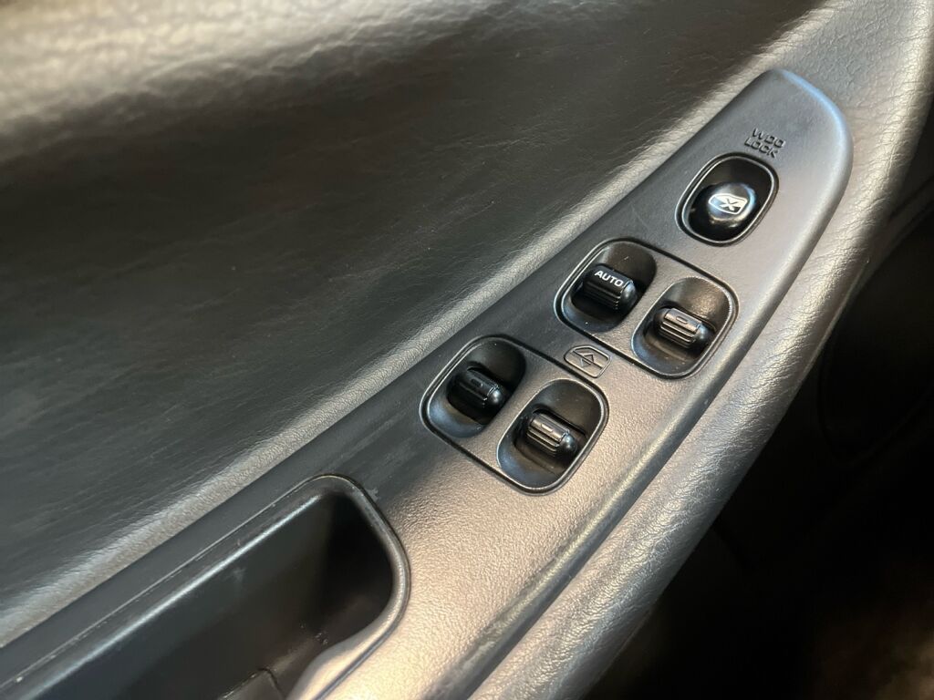 Chrysler Sebring 2004 Punainen