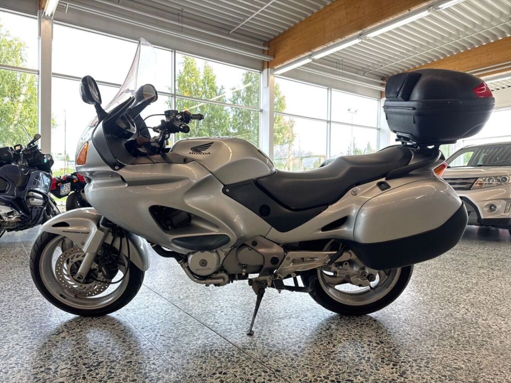 Honda NT 2003 
