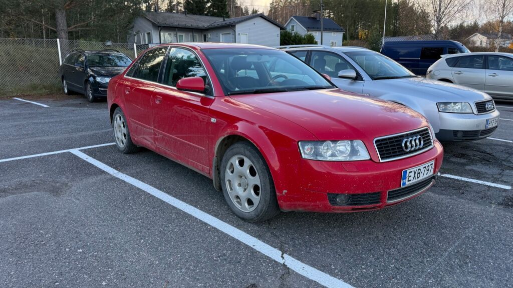 Audi A4 2004 Punainen