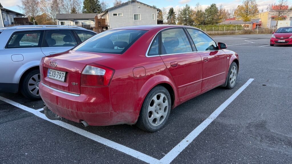 Audi A4 2004 Punainen