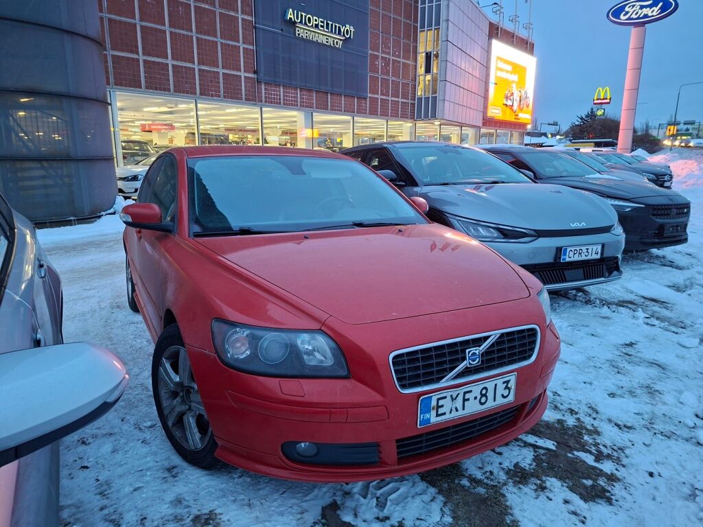 Volvo S40 2006 Punainen