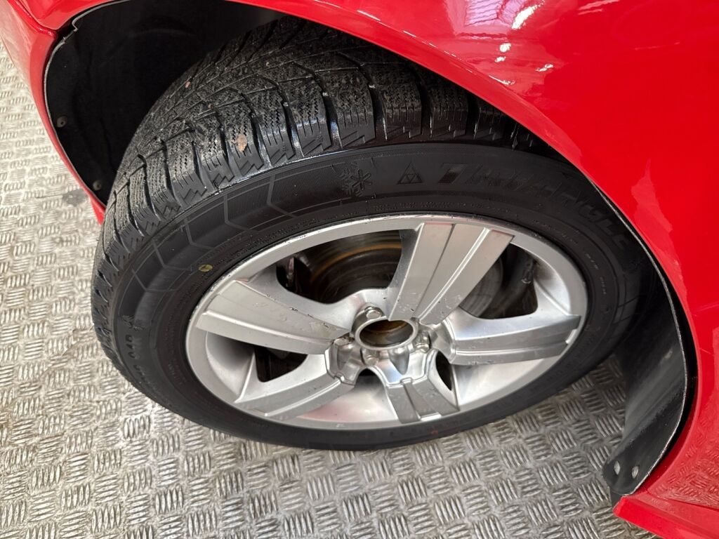 Volvo S40 2006 Punainen