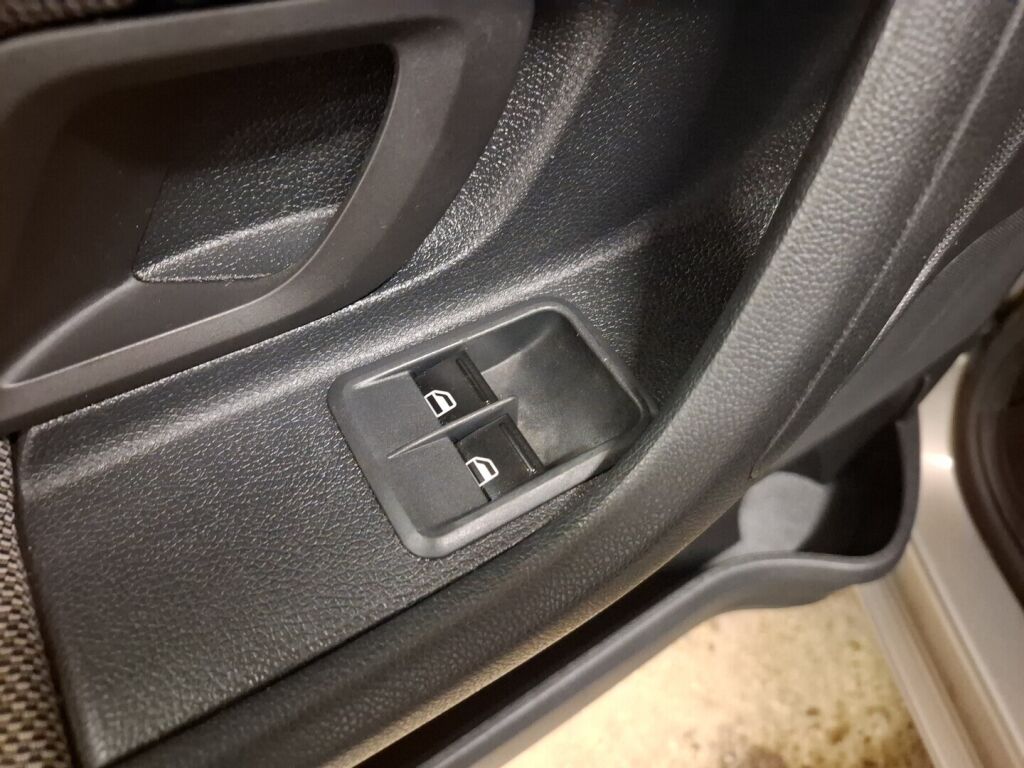 Skoda Fabia 2009 Ruskea (beige)