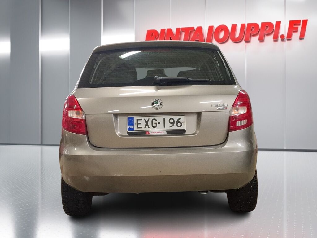 Skoda Fabia 2009 Ruskea (beige)