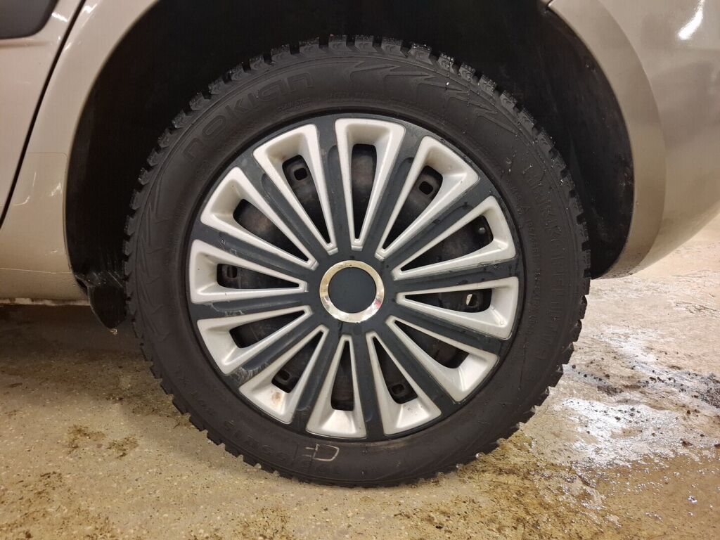 Skoda Fabia 2009 Ruskea (beige)