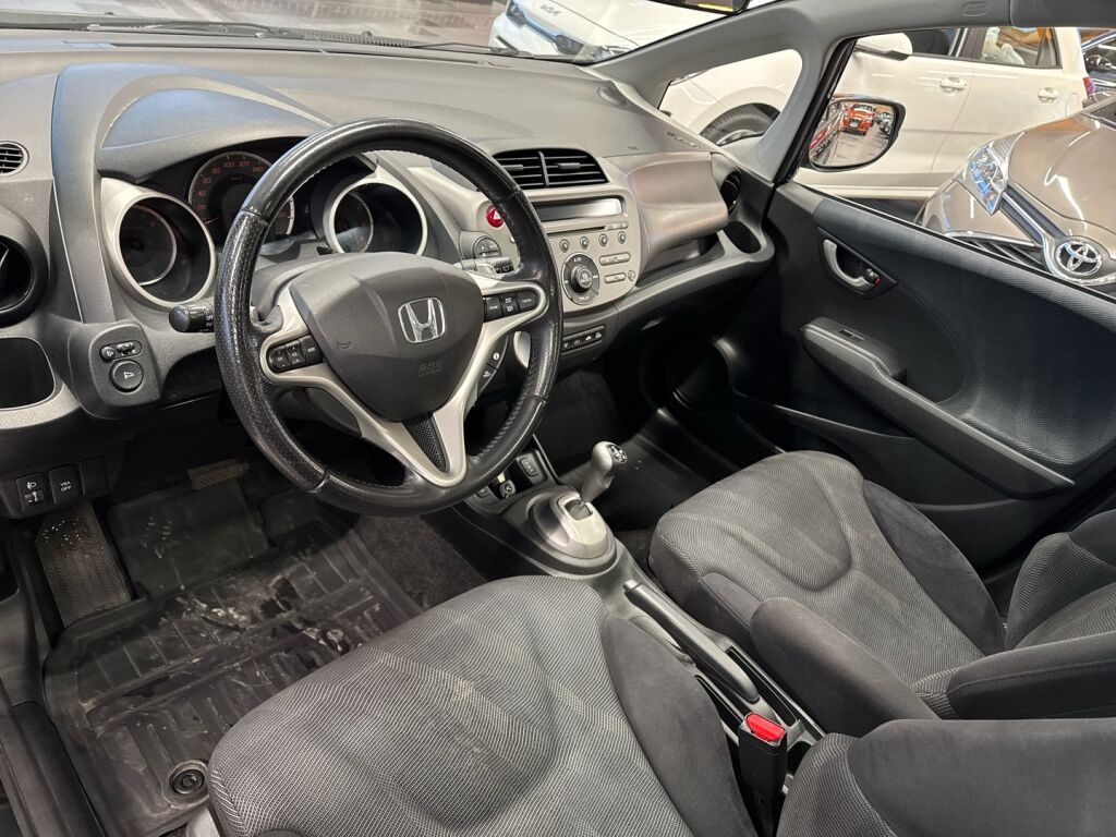 Honda Jazz 2010 Musta