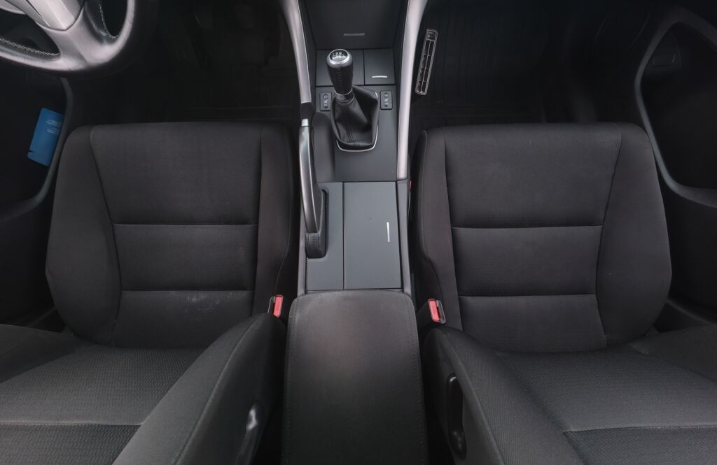 Honda Accord 2013 Musta