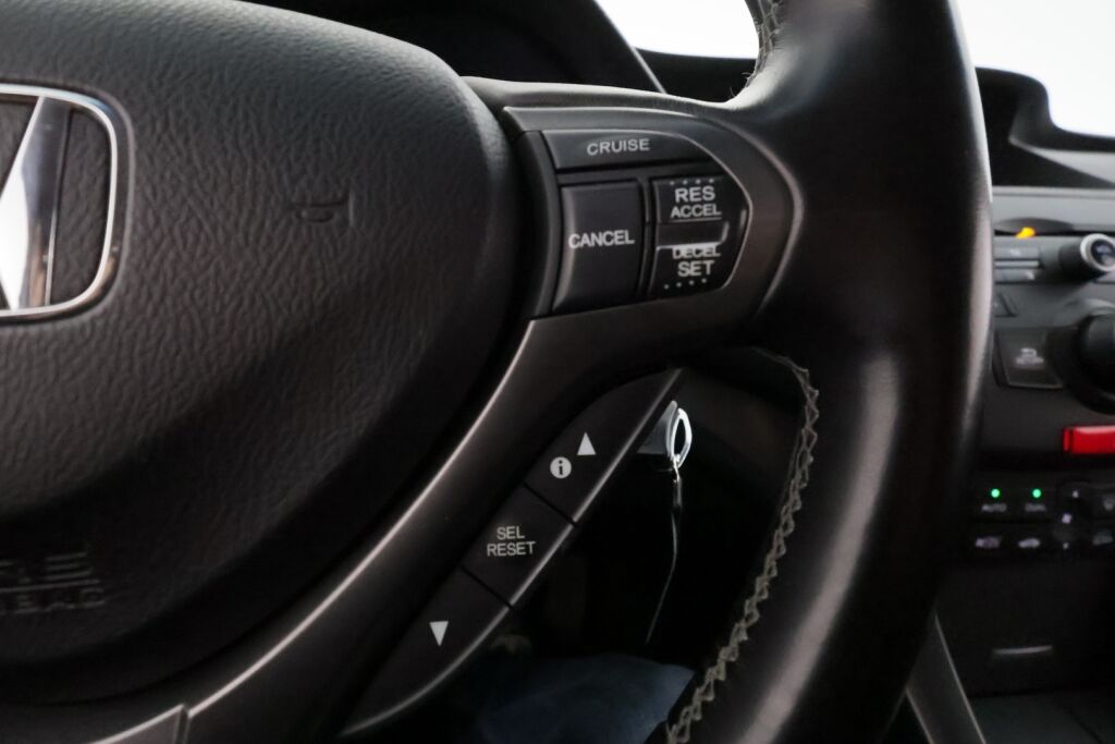 Honda Accord 2013 Musta