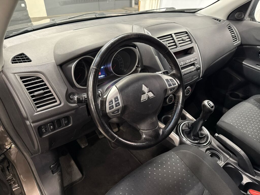 Mitsubishi ASX 2011 Ruskea (beige)