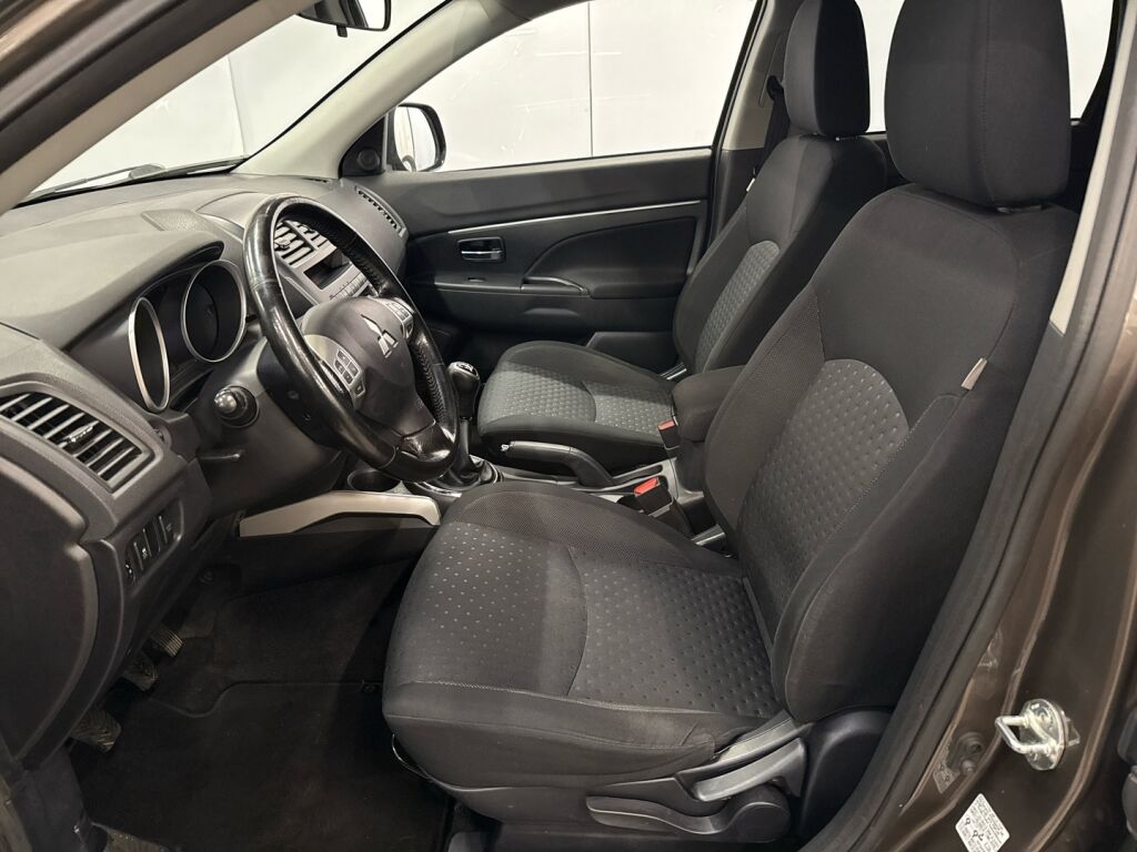 Mitsubishi ASX 2011 Ruskea (beige)