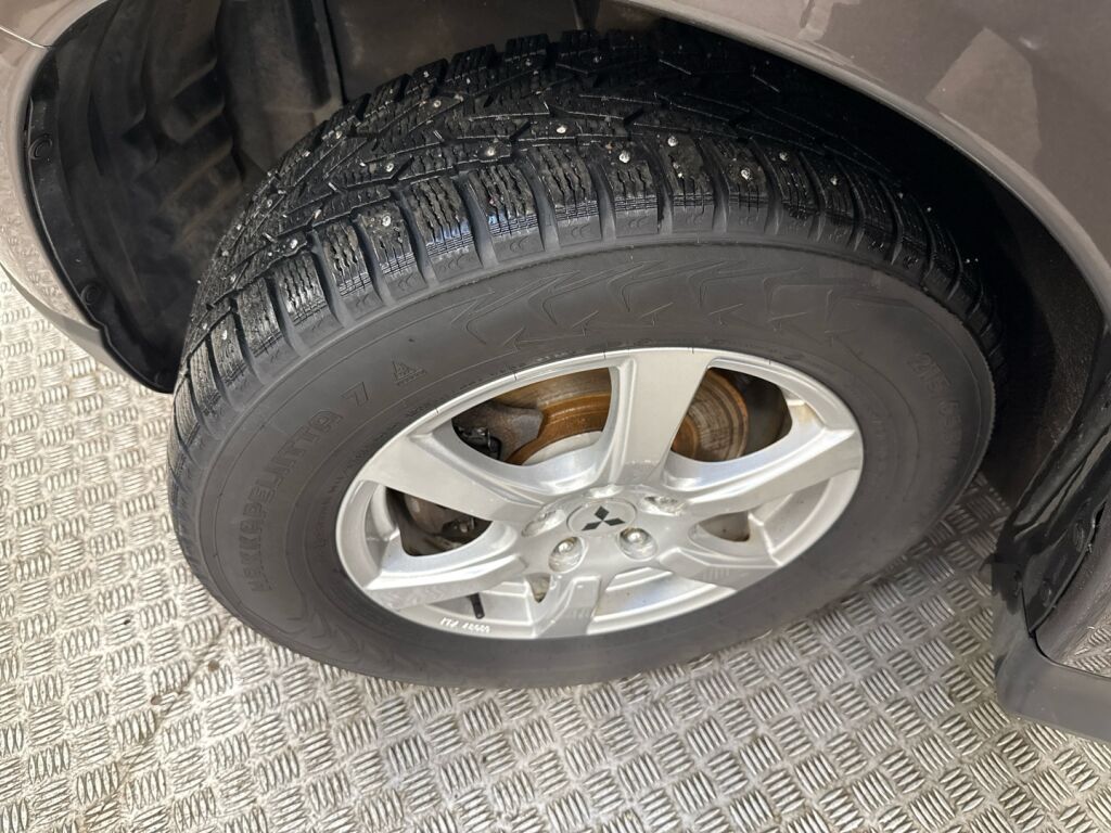 Mitsubishi ASX 2011 Ruskea (beige)