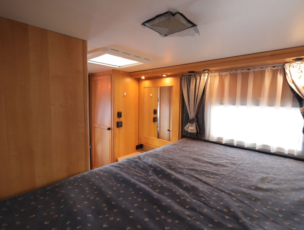 Bürstner I 647 ELEGANCE 2001 Valkoinen