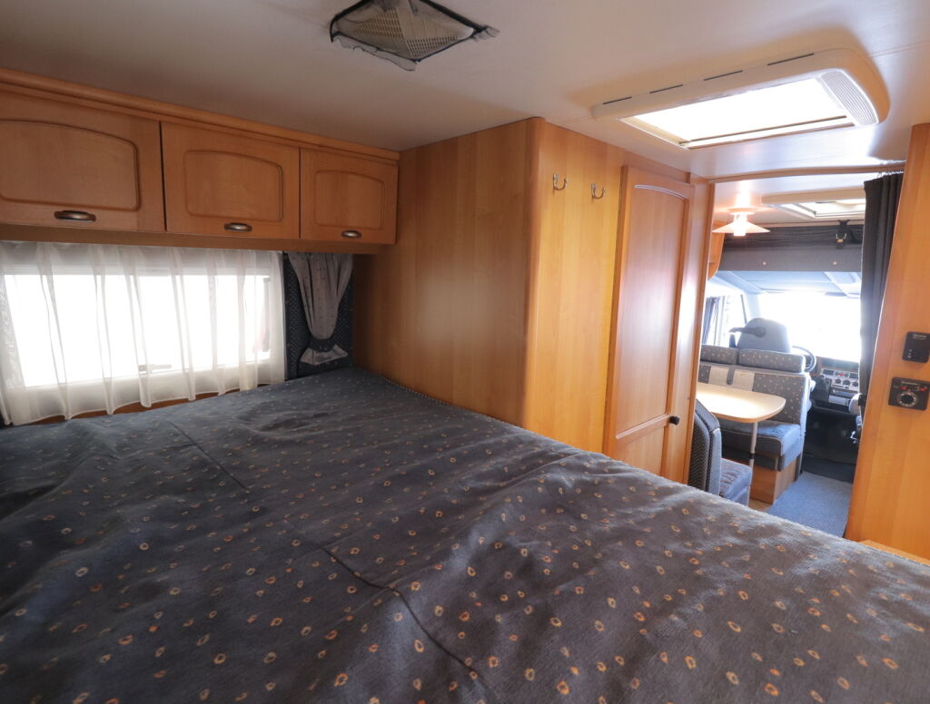 Bürstner I 647 ELEGANCE 2001 Valkoinen