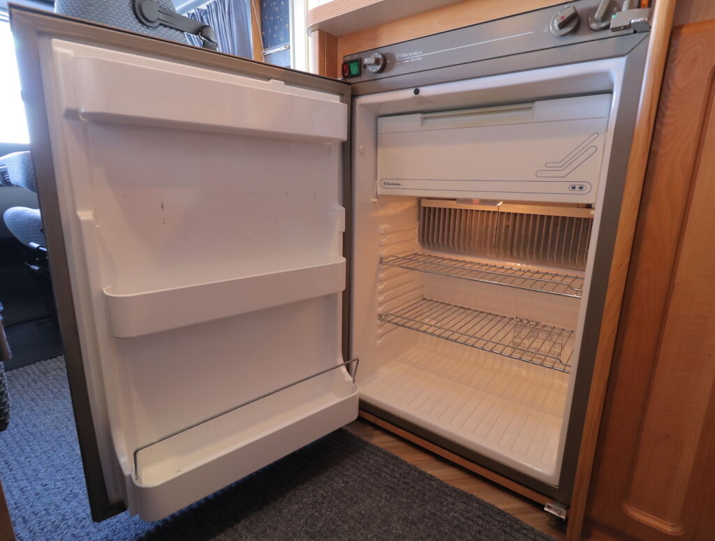 Bürstner I 647 ELEGANCE 2001 Valkoinen