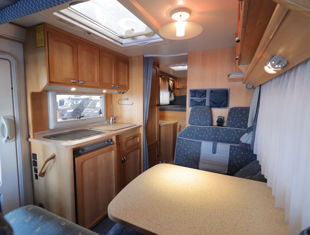 Bürstner I 647 ELEGANCE 2001 Valkoinen