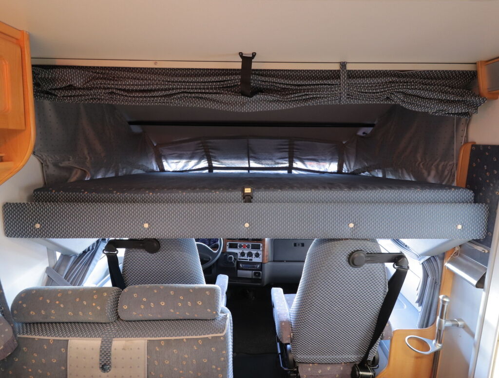 Bürstner I 647 ELEGANCE 2001 Valkoinen