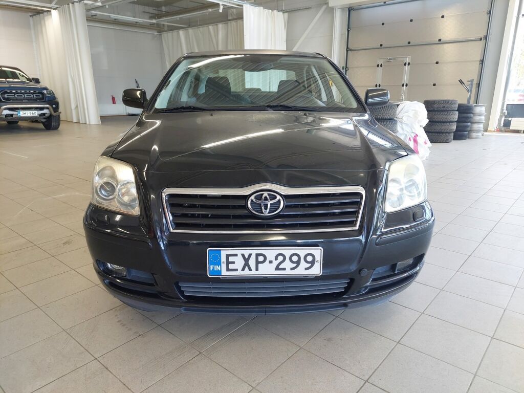 Toyota Avensis 2005 Musta