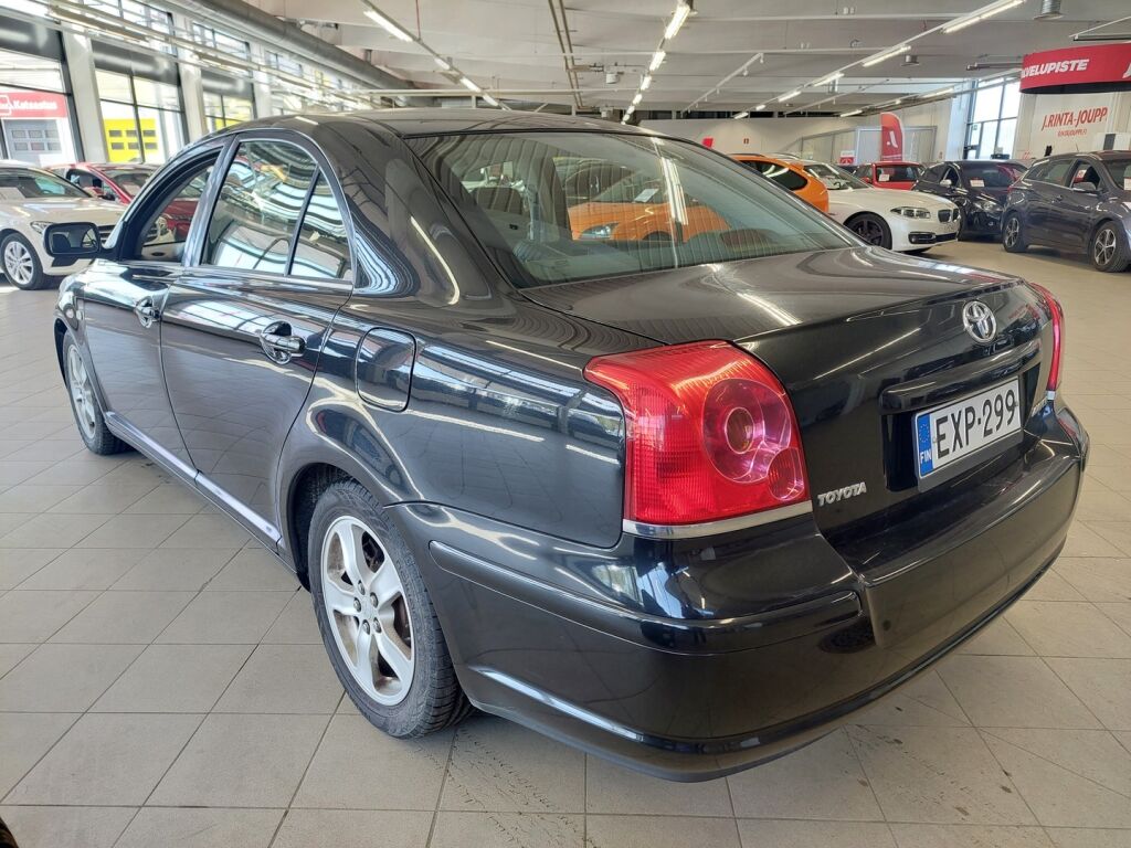 Toyota Avensis 2005 Musta