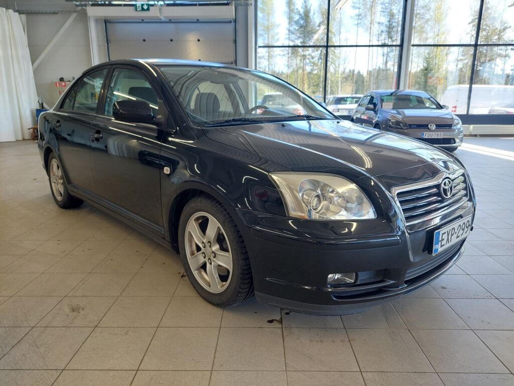 Toyota Avensis 2005 Musta
