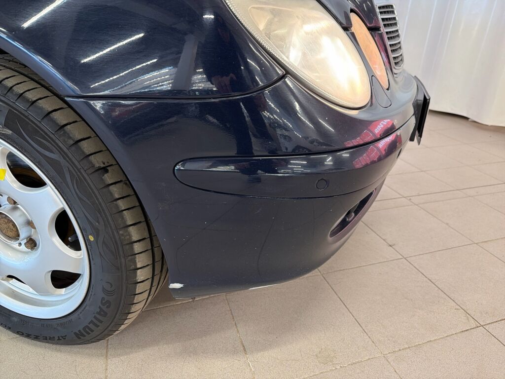 Mercedes-Benz E 2005 Sininen