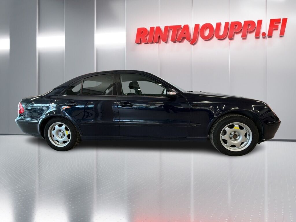 Mercedes-Benz E 2005 Sininen