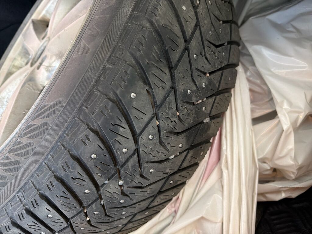 Mercedes-Benz E 2005 Sininen