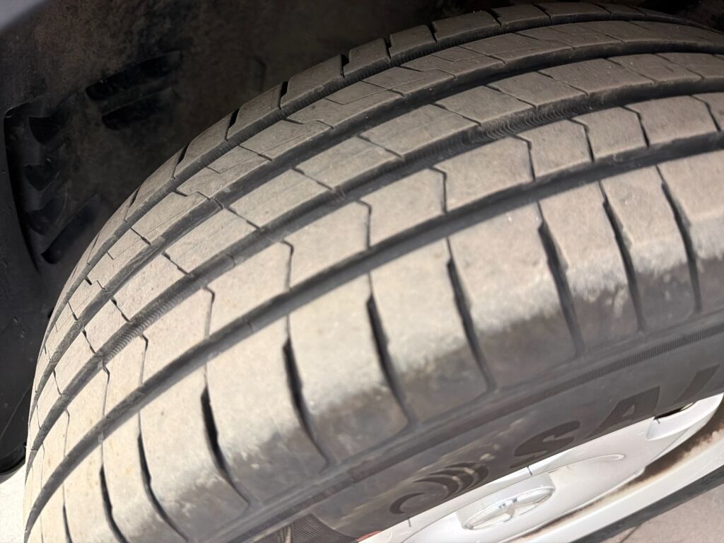 Mercedes-Benz E 2005 Sininen