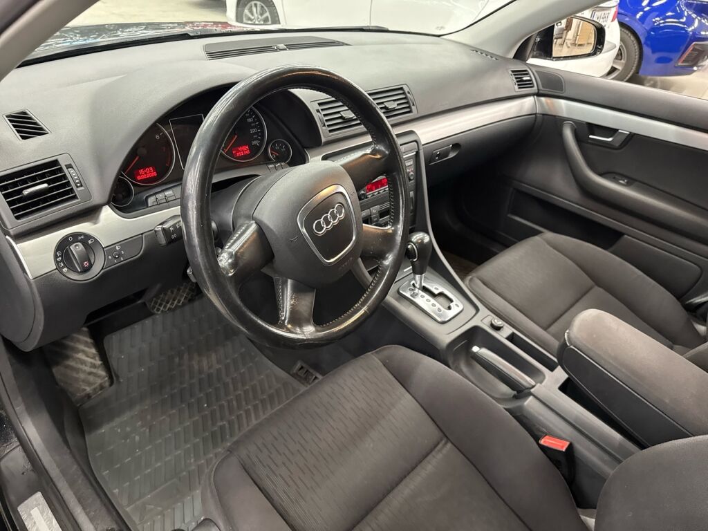 Audi A4 2005 Musta