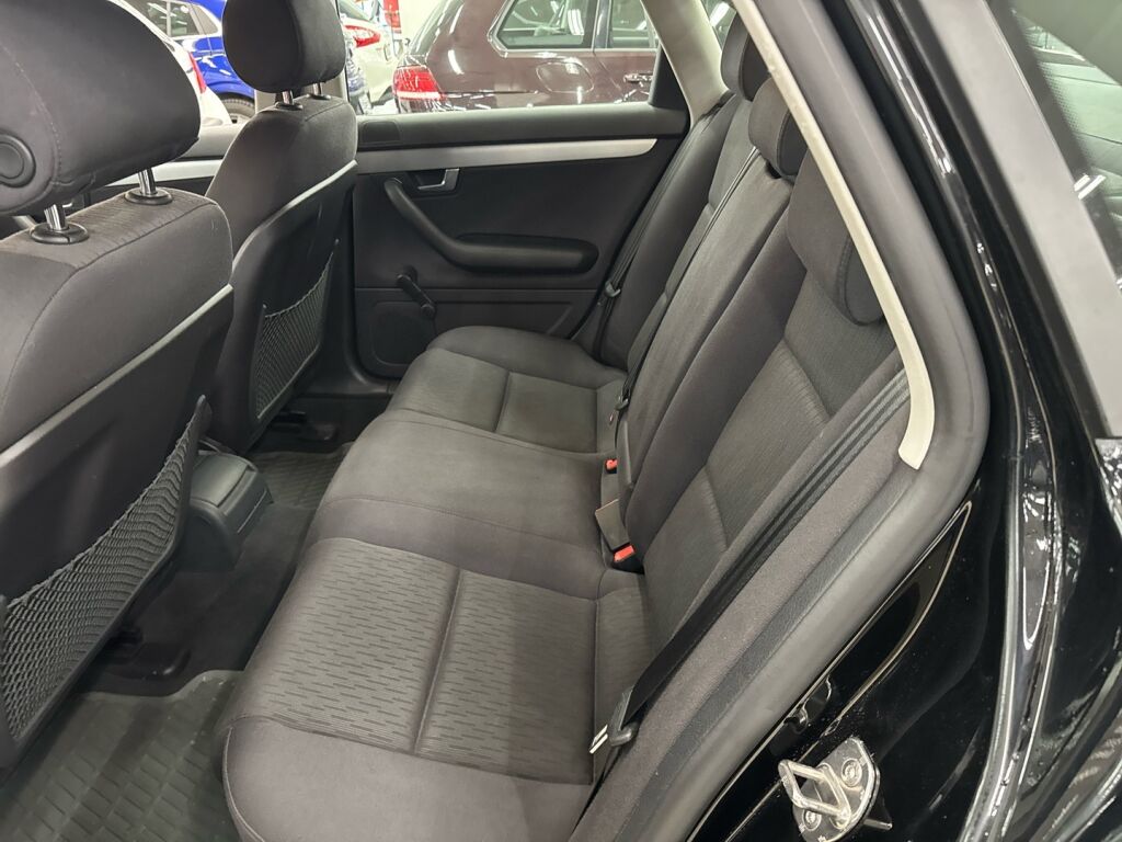 Audi A4 2005 Musta