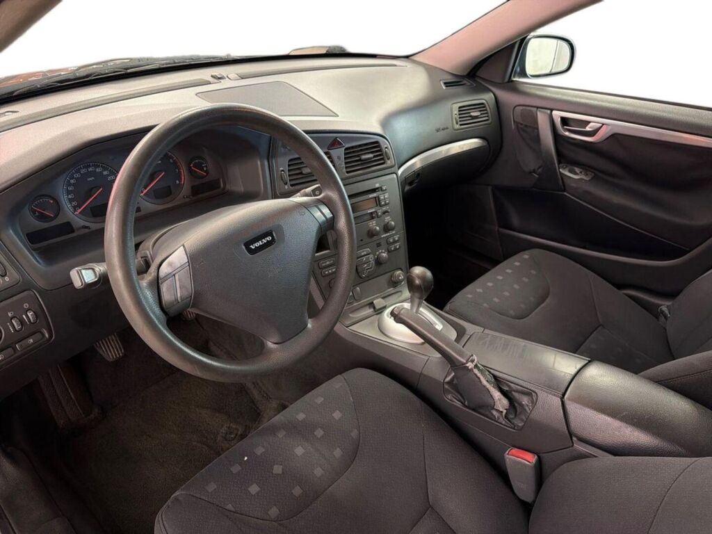 Volvo S60 2,4 140hv 2001, kuva 7/23