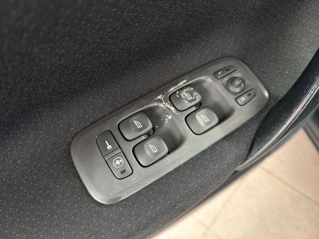 Volvo S60 2001 Musta