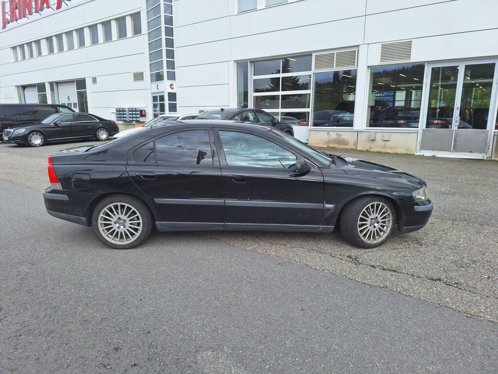 Volvo S60 2001 Musta