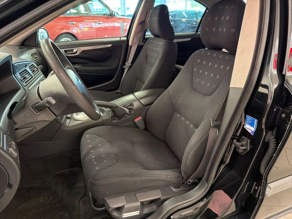 Volvo S60 2001 Musta