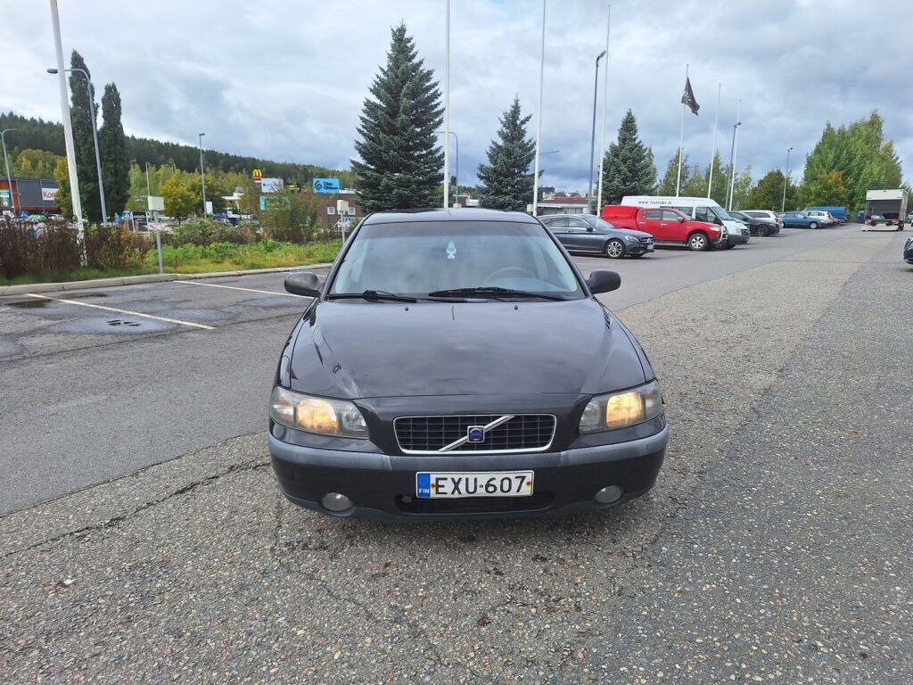Volvo S60 2001 Musta