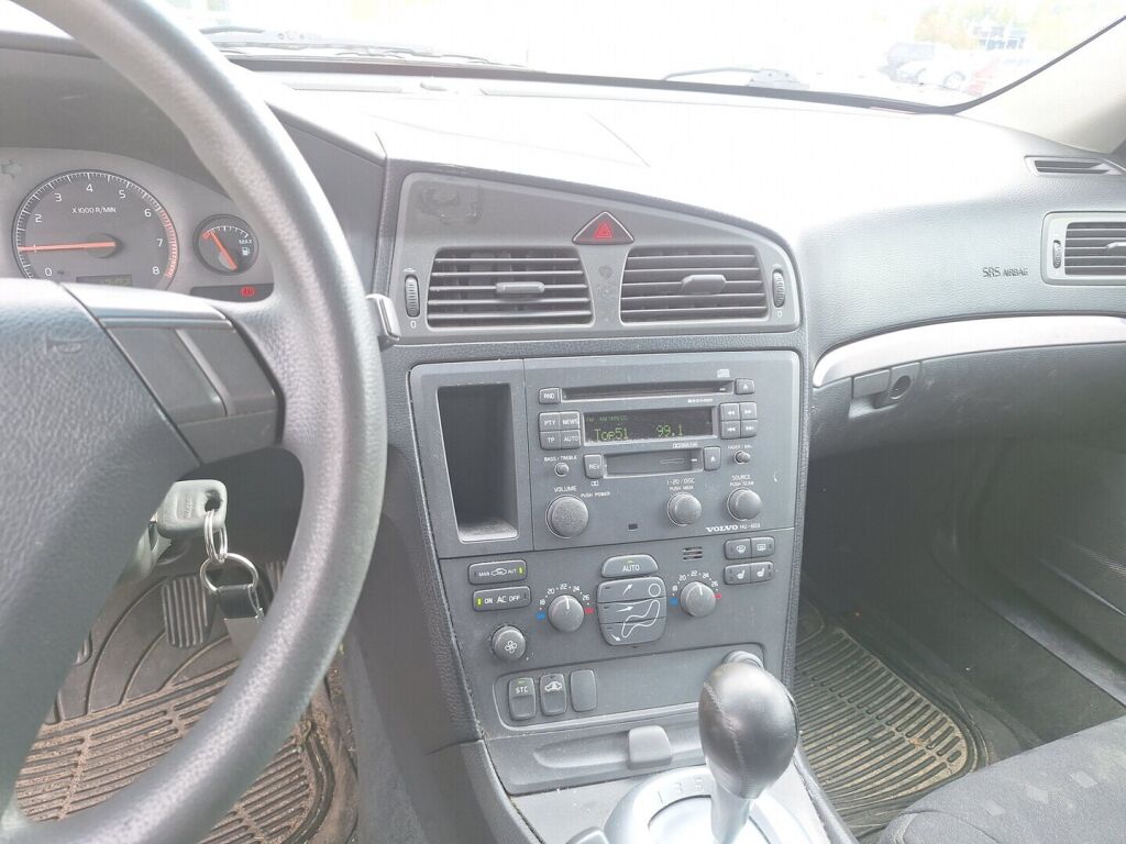 Volvo S60 2001 Musta