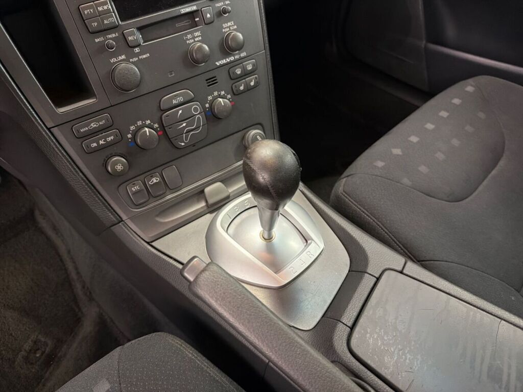 Volvo S60 2001 Musta